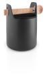 520428 - Pojemnik kuchenny z łyżeczką, niski, czarny  - Eva Solo